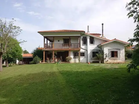 Chalet en Camino de los Girasoles, 136